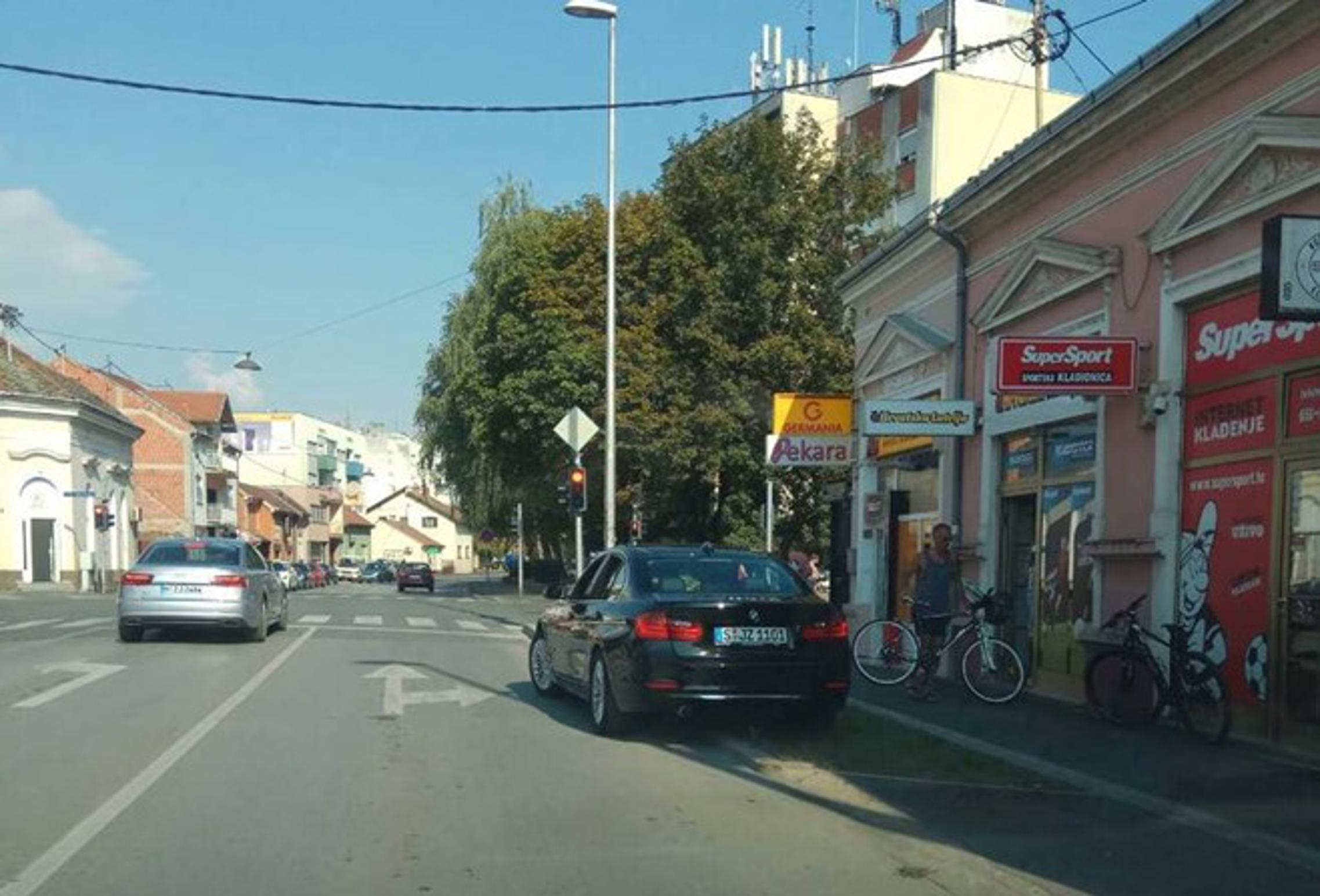 Parkiranje u Strossmayerovoj ulici