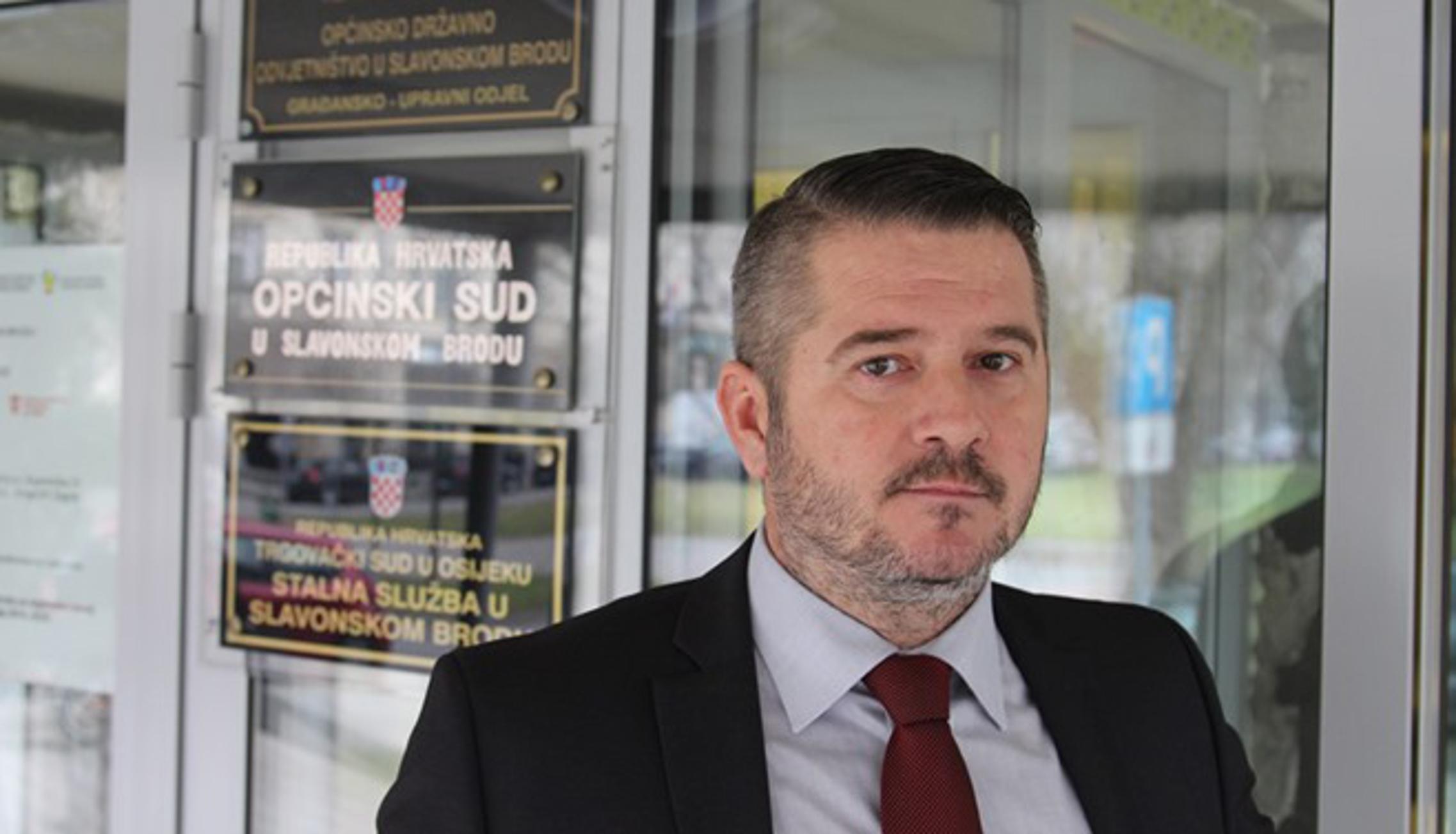 Predsjednik Općinskog suda Slavonski Brod, Vedran Pavelić