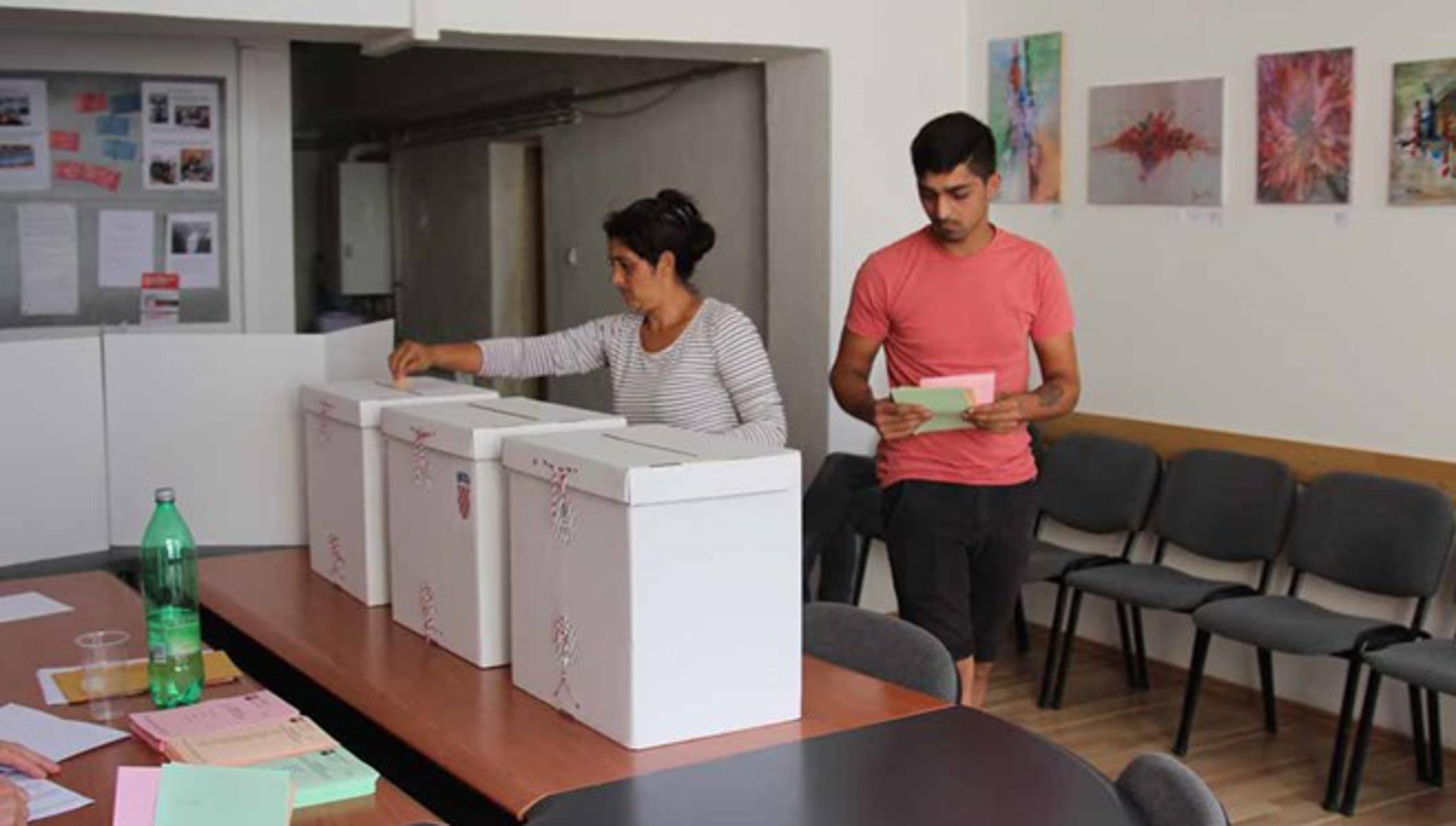 Glasovanje u prostorijama SDP-a Slavonski Brod