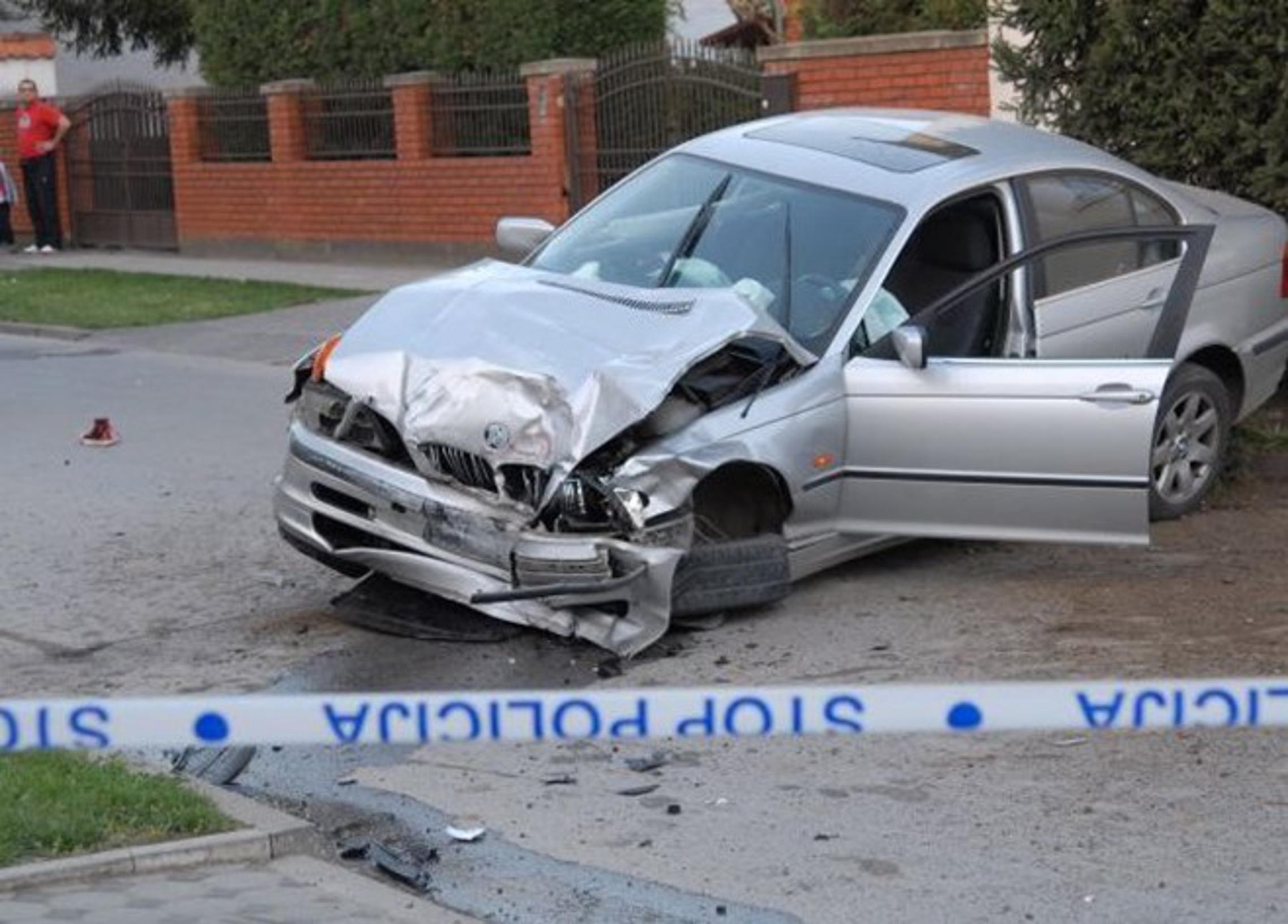 Automobil nakon stravične nesreće u Slavonskom Brodu 2014. godine