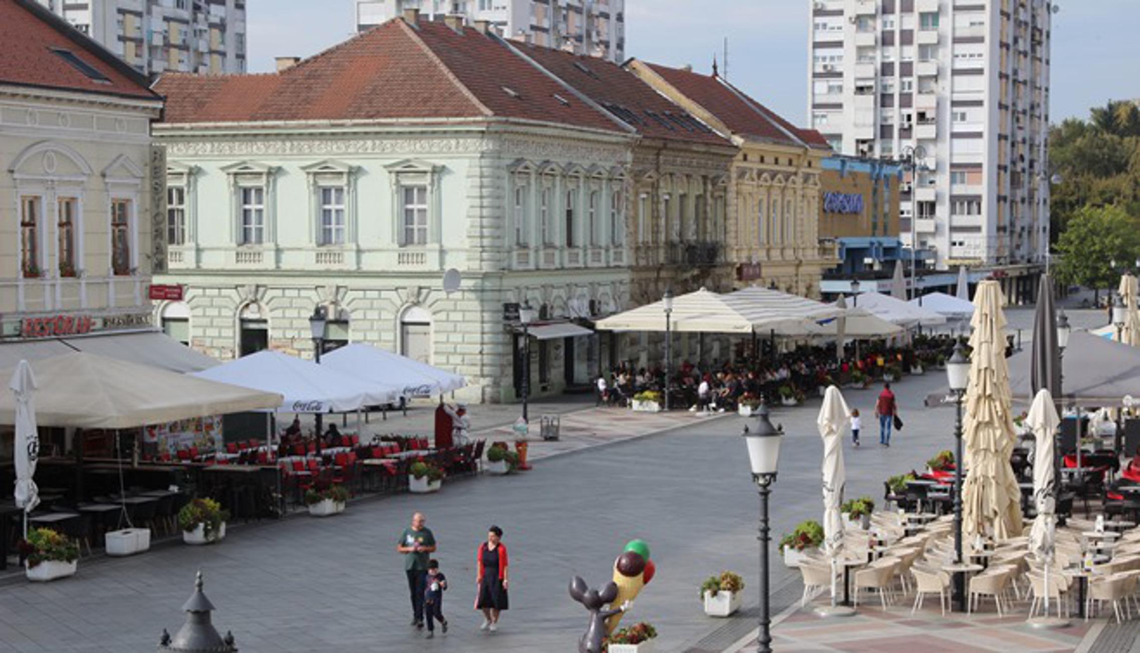 Trg Ivane Brlić-Mažuranić, Slavonski Brod  