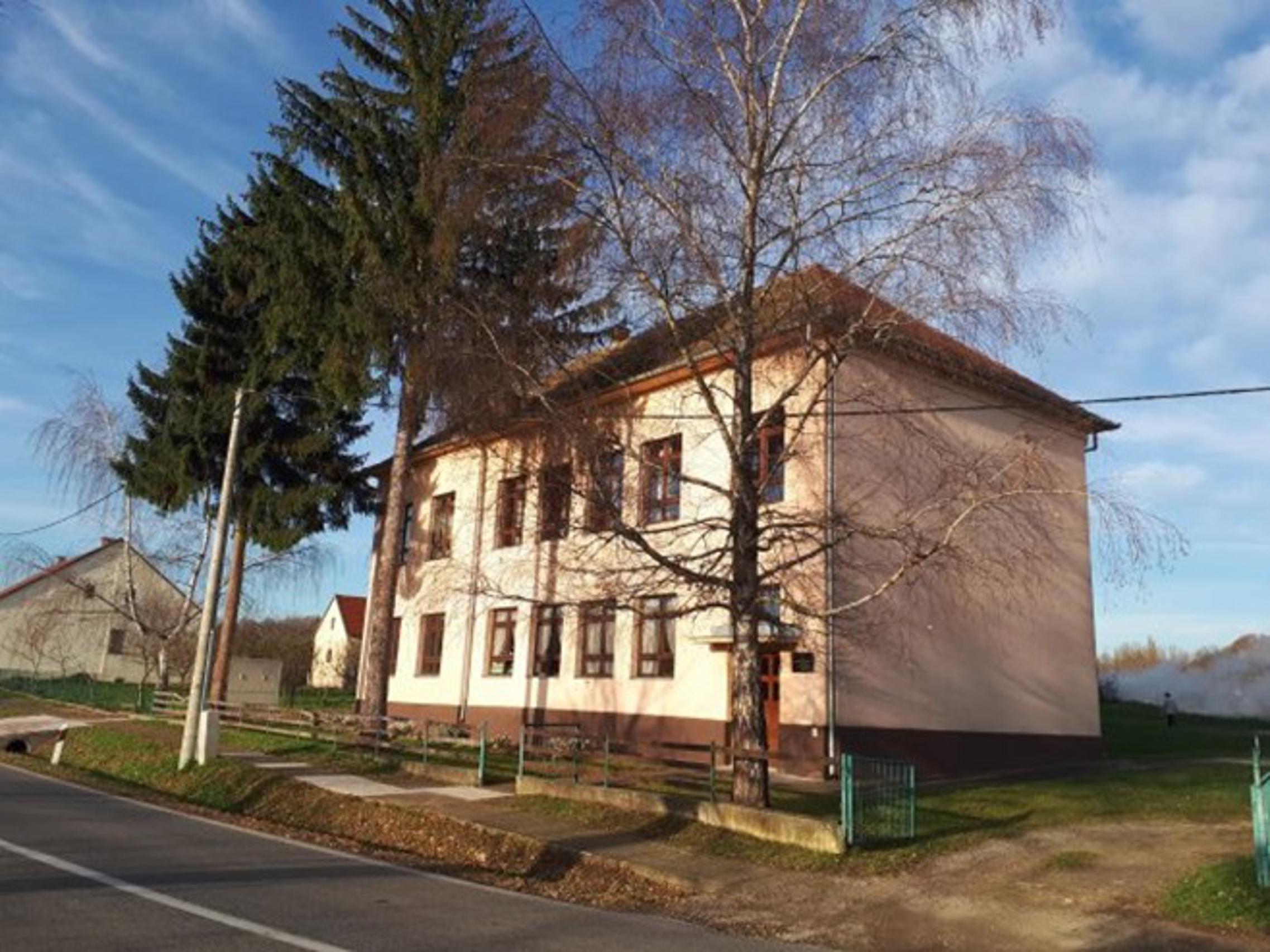 Zgrada područne škole u Ruševu prije energetske obnove