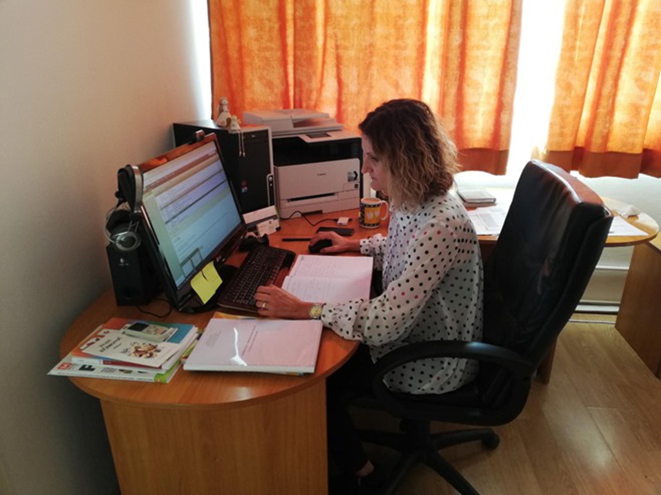 Nataša Čošić na svom novom radnom mjestu u O.Š. Milan Amruš