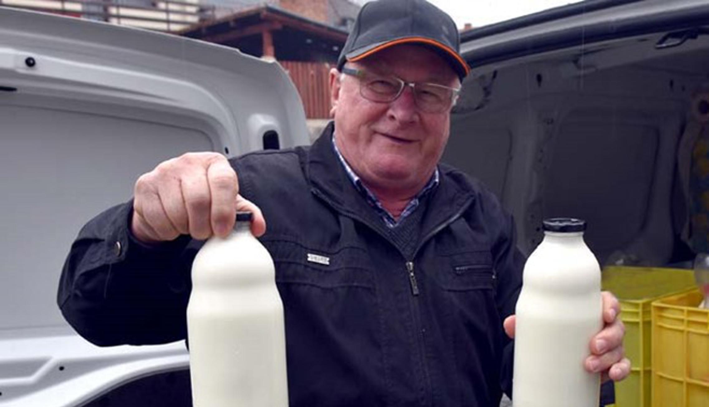 Đuro Lukić, jedini dostavljač mlijeka u požeškom kraju.