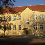 Školska zgrada