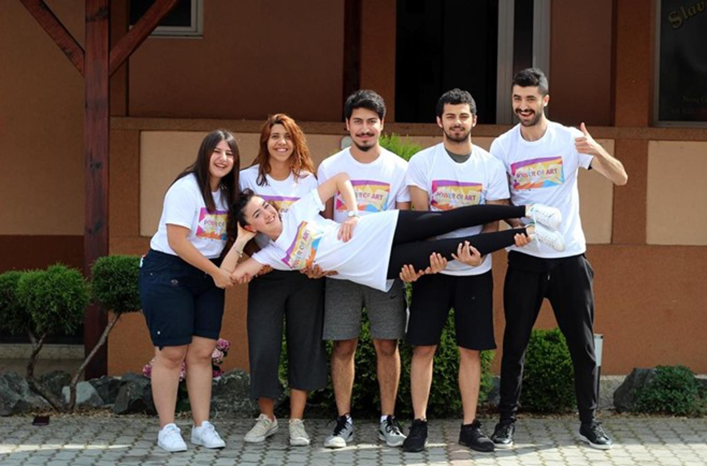 Skupina mladih iz Turske