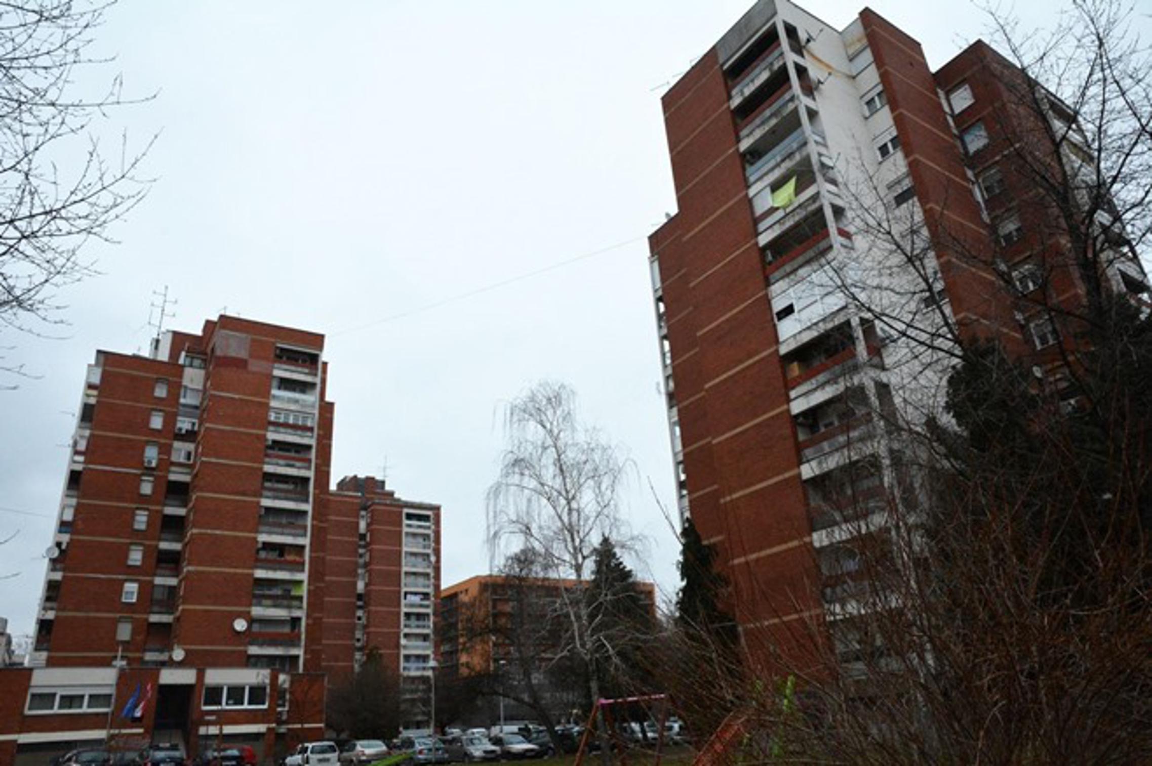 Stambena zgrada u naselju Slavonija I kojom je ilustriran događaj u Nišu