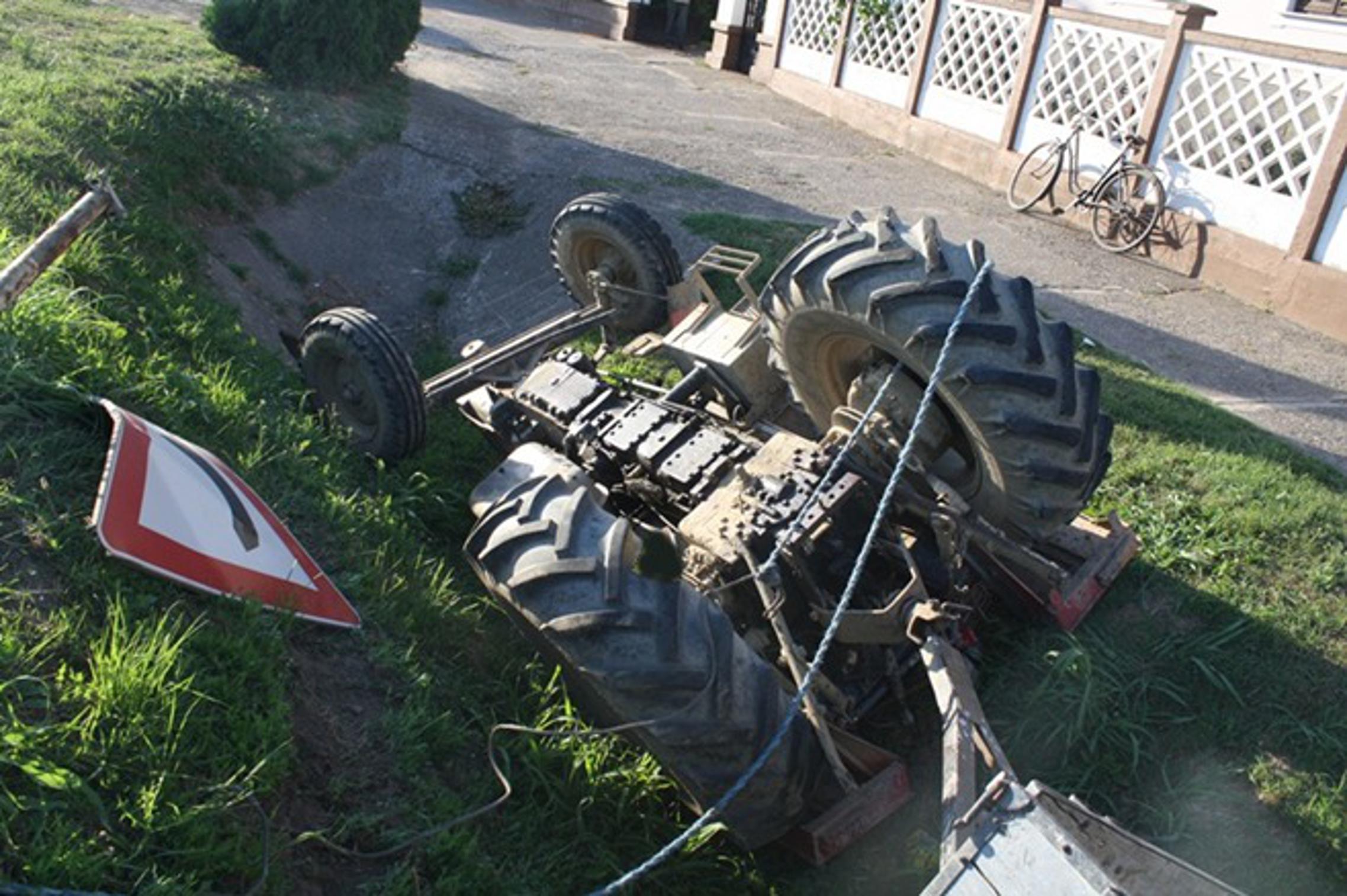 Traktor kojeg je vozio 47-godišnjak