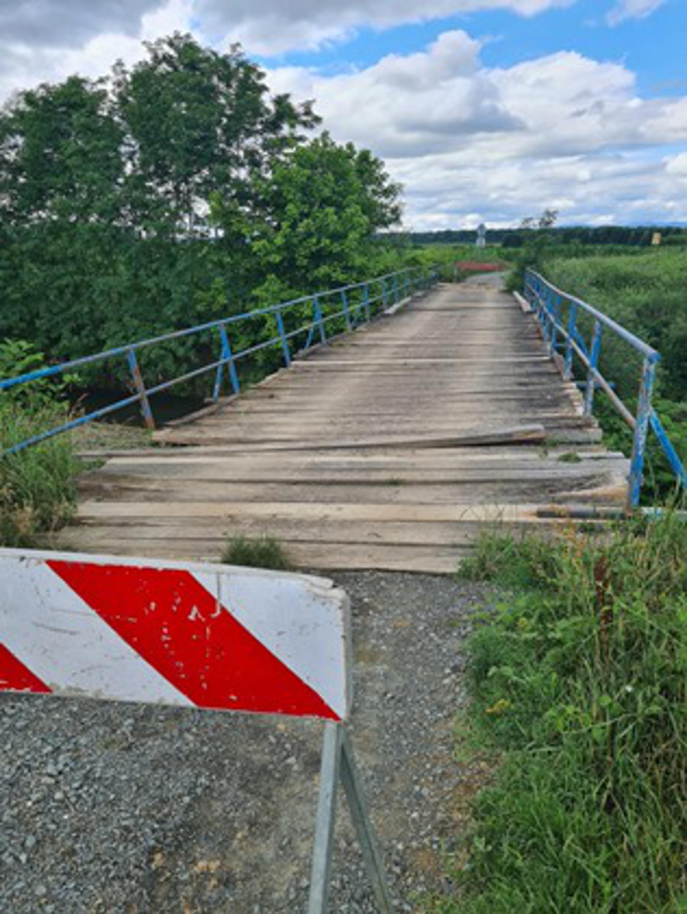 Zatvoren most za prometovanje u Dervišagi
